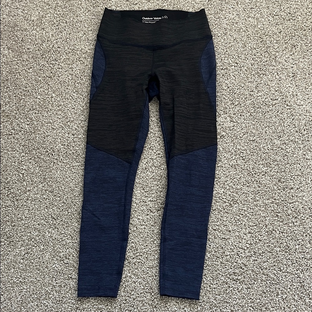 Outdoor Voices Black/Navy Two Tone 7/8 Leggings Size Small